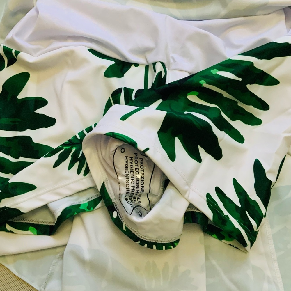Swimsuit - Picture 9 of 9